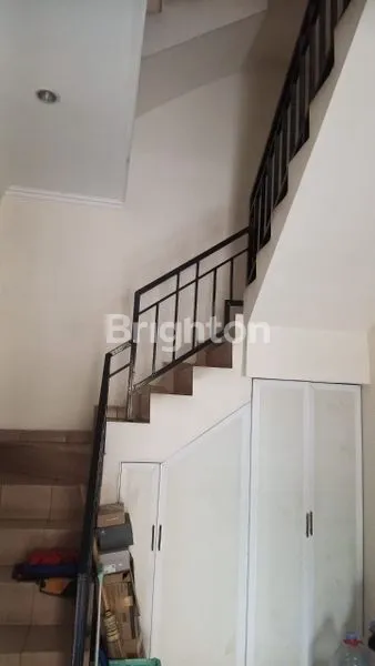 image DI JUAL CEPAT RUMAH 2 LANTAI POSISI HOOK, RAPI DAN SIAP HUNI DI KOMPLEK BCS KELAPA GADING JAKARTA UTARA (4)