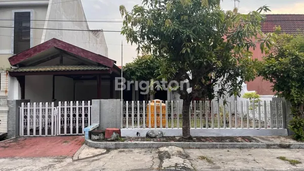 image RUMAH SIAP HUNI GAYUNG KEBONSARI ROW JALAN LEBAR STRATEGIS DEKAT RAYA A YANI (1)