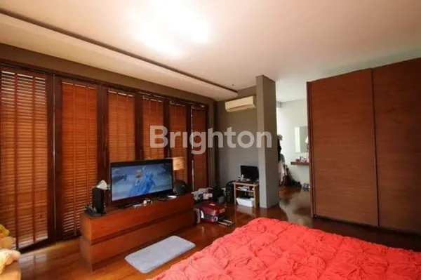 image MEWAH DAN STRATEGIS VILLA CANGGU BALI SIAP HUNI (3)