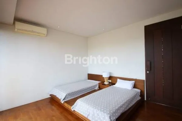 image MEWAH DAN STRATEGIS VILLA CANGGU BALI SIAP HUNI (4)