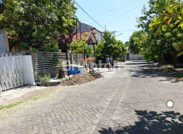 image SIDOSERMO INDAH RUMAH BUTUH RENOV JARANG ADA BISA NEGO (2)