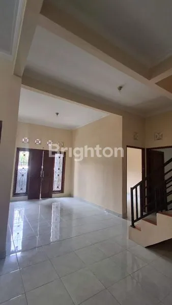 image DISEWAKAN  RUMAH 2 LANTAI – PERUMAHAN DALUNG PERMAI (2)