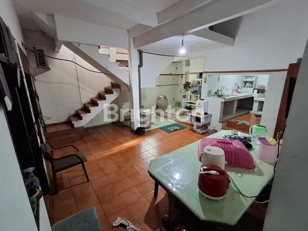 image RUMAH HITUNG TANAH SIDOSERMO STRATEGIS DEKAT RAYA MARGOREJO DAN RAYA JEMURSARI  (5)