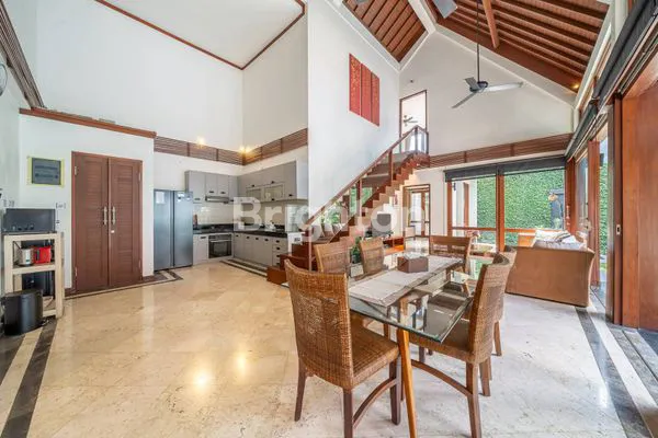 image JUAL / SEWA VILLA MEWAH 2 LANTAI DI UMALAS  (3)