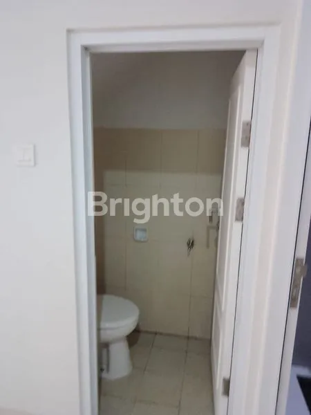image RUMAH 2 LANTAI SEMI FURNISHED DI VIRGINIA VILLAGE – GADING SERPONG | DEPAN TAMAN | HARGA 750 JT (5)