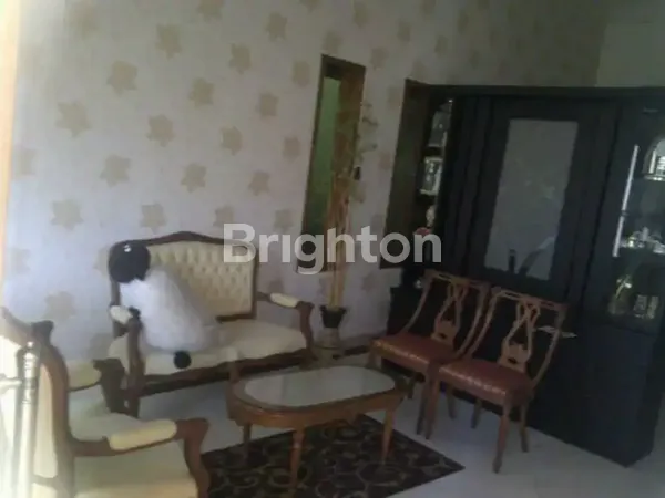 image RUMAH RUNGKUT TERAWAT SIAP HUNI STRATEGIS DEKAT MERR (3)