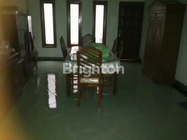 image RUMAH RUNGKUT TERAWAT SIAP HUNI STRATEGIS DEKAT MERR (4)