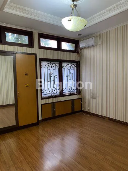 image RUMAH MEWAH NYAMAN DI CISITU BANDUNG UTARA (8)