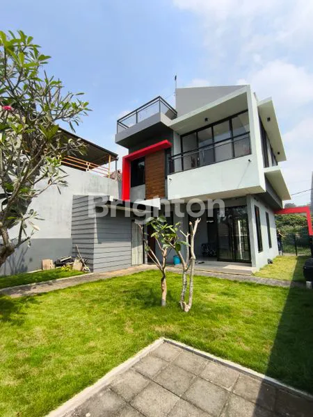 image RUMAH 3 LANTAI KAWASAN PERUMAHAN ELIT DI TLOGOMAS KOTA MALANG (1)