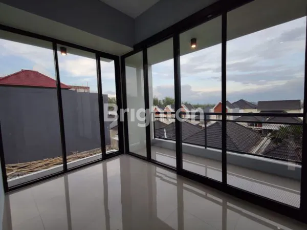 image RUMAH 3 LANTAI KAWASAN PERUMAHAN ELIT DI TLOGOMAS KOTA MALANG (2)