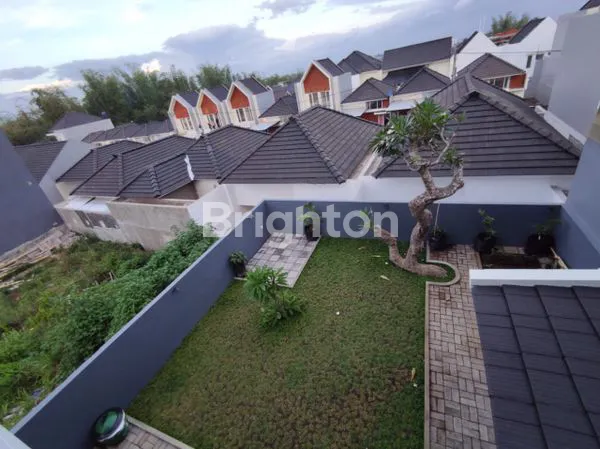 image RUMAH 3 LANTAI KAWASAN PERUMAHAN ELIT DI TLOGOMAS KOTA MALANG (4)