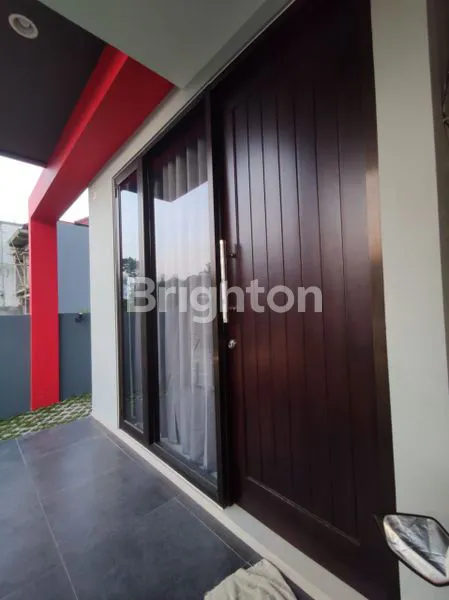 image RUMAH 3 LANTAI KAWASAN PERUMAHAN ELIT DI TLOGOMAS KOTA MALANG (7)