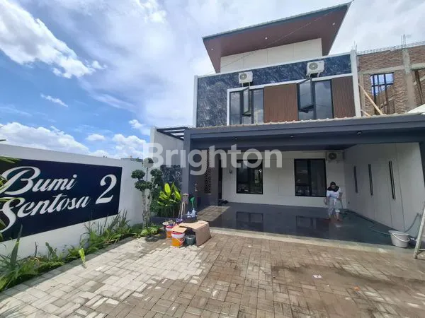 image DIJUAL  RMH 2LT BARU FULL FURNISHED  \NPERUM BUMI SENTOSA WEDOMARTANI (1)