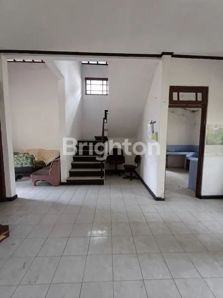 image RUMAH STRATEGIS SRONDOL SEMARANG (3)