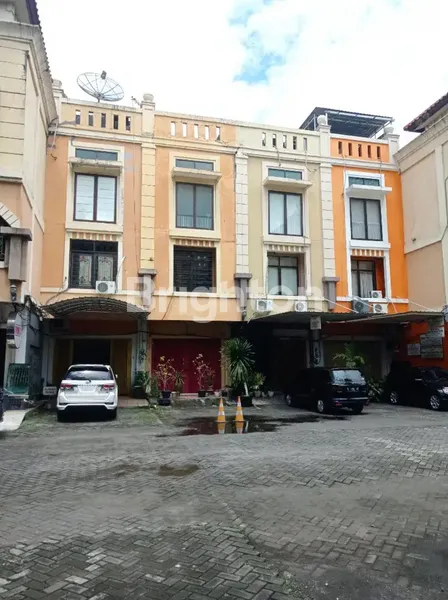 image RUKO 3,5 LANTAI DI PANJANG JIWO, COCOK UNTUK USAHA MAUPUN KANTOR, LOKASI STRATEGIS DEKAT JEMURSARI (1)