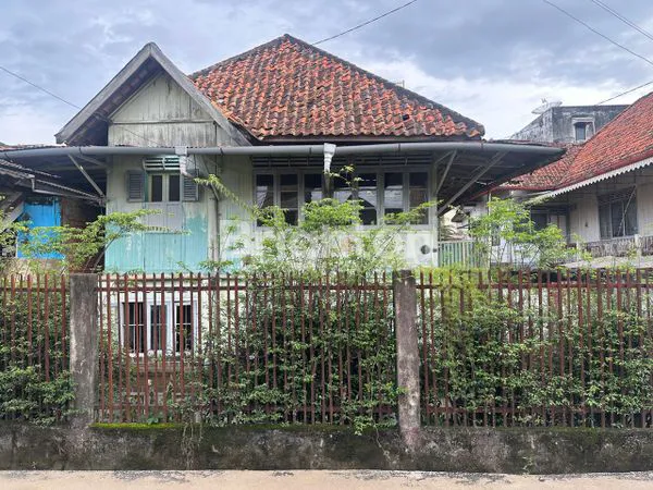 image RUMAH TUA DIJUAL (2)