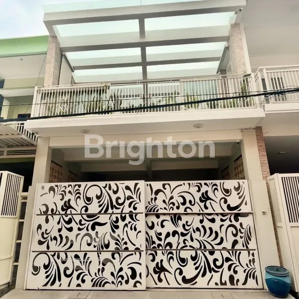 image SIAP HUNI RUMAH PLOSO TIMUR 2 LANTAI ADA BALKON DEKAT KAMPUS, MALL (1)