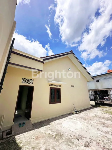 image RUMAH HOOK TANAH LUAS DI PAMULANG - ADA RUANG KANTOR SENDIRI! (4)