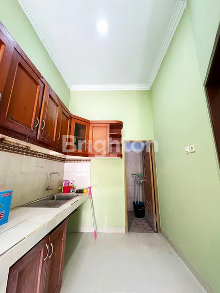 image RUMAH HOOK TANAH LUAS DI PAMULANG - ADA RUANG KANTOR SENDIRI! (8)