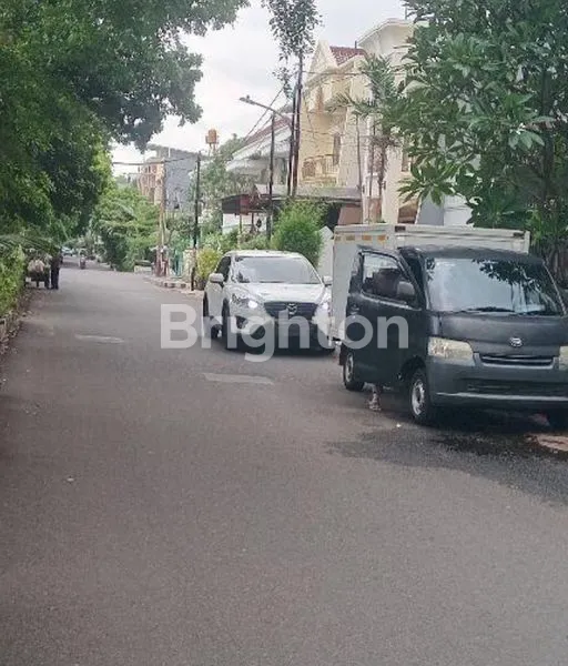 image RUMAH MEWAH 2,5 LANTAI DI SUNTER, 6 KT & 4 KM (2)