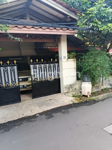 image JUAL RUMAH DAERAH KRAMAT JATI DENGAN LOKASI STRATEGIS (1)