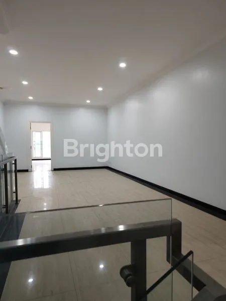 image RUMAH MINIMALIS ROOFTOP TAMAN SURYA 5 PEGADUNGAN KALIDERES JAKARTA BARAT (6)