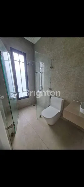 image RUMAH MODERN PREMIUM DI SUMMARECON CROWN GADING BEKASI— LINGKUNGAN AMAN, AKSES MUDAH, INVESTASI MENJANJIKAN (4)