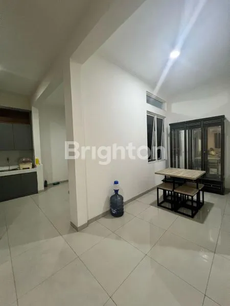 image RUMAH MEWAH 7 KT DI SUVARNA SUTRA, LT 128M² (2)