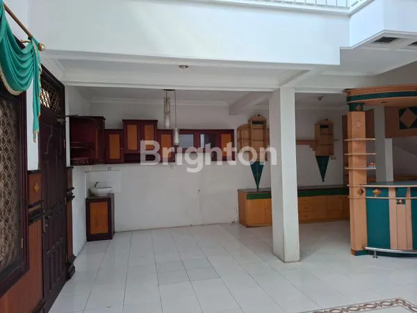 image RUMAH BAGUS TERAWAT TAMAN DARMO INDAH SURABAYA BARAT (7)