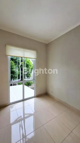 image RUMAH TOWNHOUSE 2 LANTAI SIAP HUNI DI VANYA PARK BSD, DEKAT STASIUN & MALL (3)