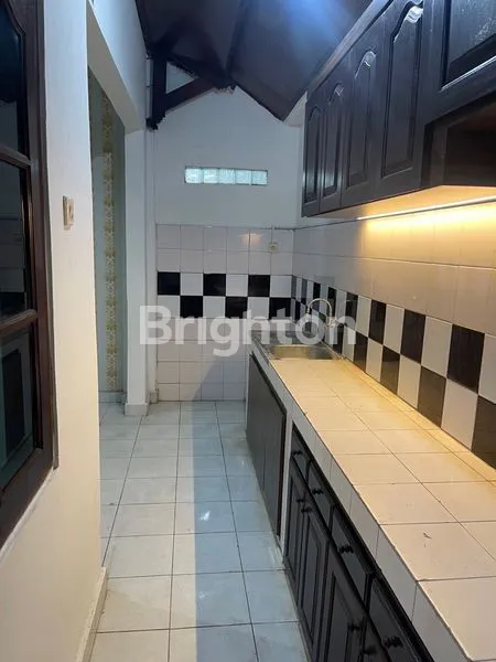image DISEWAKAN RUMAH 2 LANTAI DI TENGAH KOTA DENPASAR TIMUR, BEBAS BANJIR\\U2728 (4)