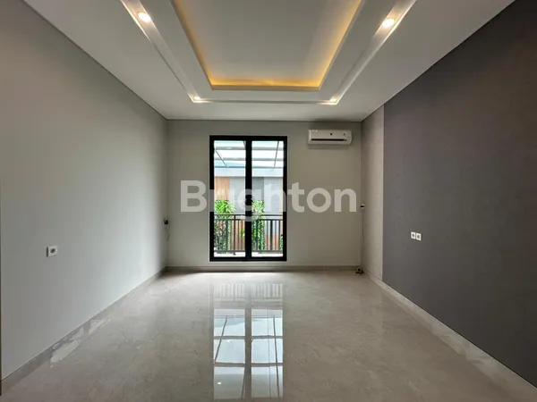 image RUMAH BARU MINIMALIS 3 LANTAI SEMI FURNISH DI CITRALAND DEKAT GWALK, GRAHA DAN PAKUWON INDAH (4)