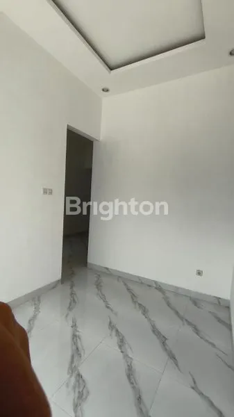 image RUMAH BARU GRESS TENGGILIS, 3 KT, 2 LANTAI, SHM SIAP HUNI (2)