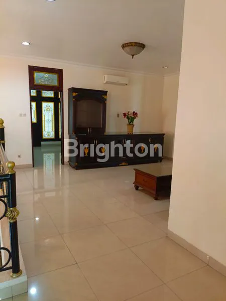 image RUMAH MEWAH DI LIPPO KARAWACI (4)