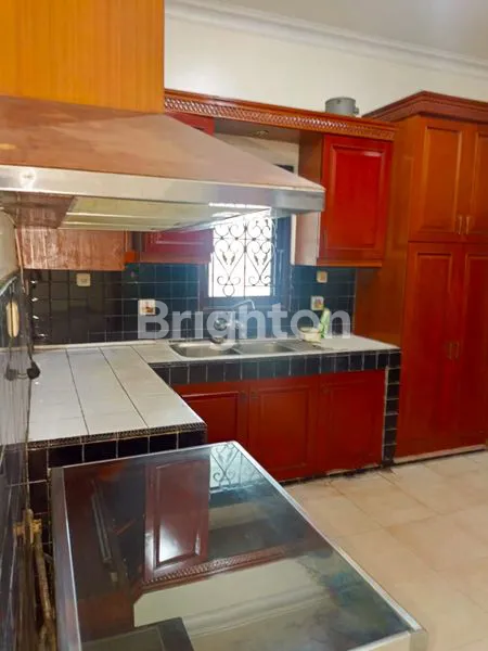 image RUMAH MEWAH DI LIPPO KARAWACI (5)