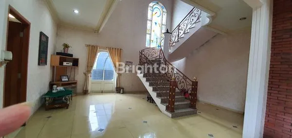 image DIJUAL RUMAH SULTAN ISTIMEWA DI BALEARJOSARI KOTA MALANG (2)