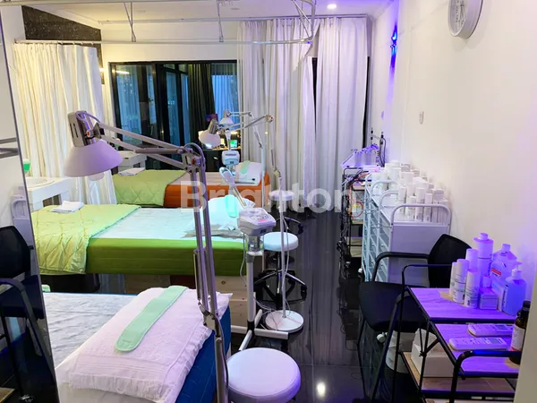 image INVESTASI EMAS! RUMAH MEWAH + BISNIS SALON AKTIF (OMZET JALAN). FULL FURNISHED DI CIPUTAT. ADA SAUNA & KARAOKE! (7)