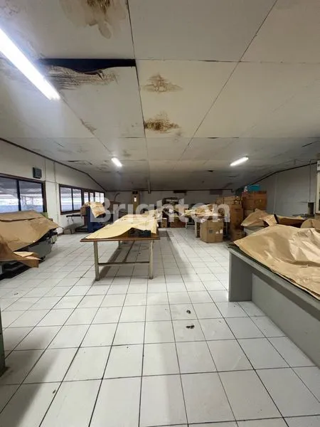 image GUDANG KANTOR BESERTA USAHA DAN MESIN PERCETAKAN PACKAGING MAKANAN DI MUARA KARANG (5)