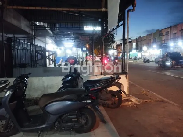 image RUKO STRATEGIS 2 LANTAI DI JL. PANGLIMA AIM, PONTIANAK (2)