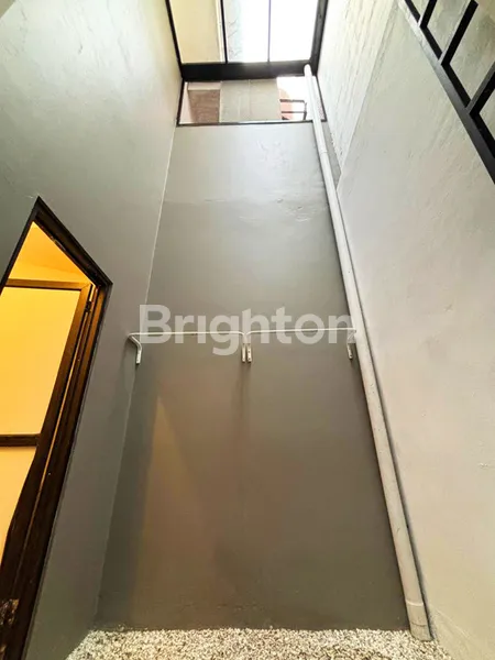 image TERMURAH! RUMAH 2 LANTAI DI PAMULANG CUMA 550 JUTA. SIAP HUNI, BEBAS BANJIR, 15 MENIT KE STASIUN! (4)