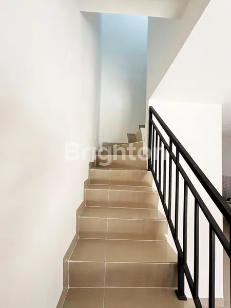 image TERMURAH! RUMAH 2 LANTAI DI PAMULANG CUMA 550 JUTA. SIAP HUNI, BEBAS BANJIR, 15 MENIT KE STASIUN! (8)