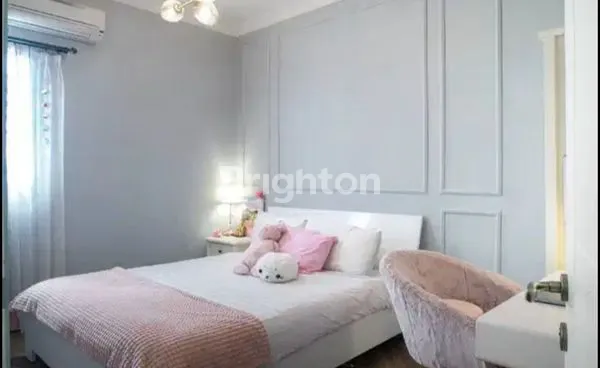 image RUMAH 3 LT  MEWAH AESTHETIC FULL FURNISHED DI GAYUNG KEBONSARI DEKAT  POLDA, STASIUN WONOKROMO, RSAL, TRANS ICON , ROYAL, SIER RUNGI DAN AKSES TOL WARU (7)