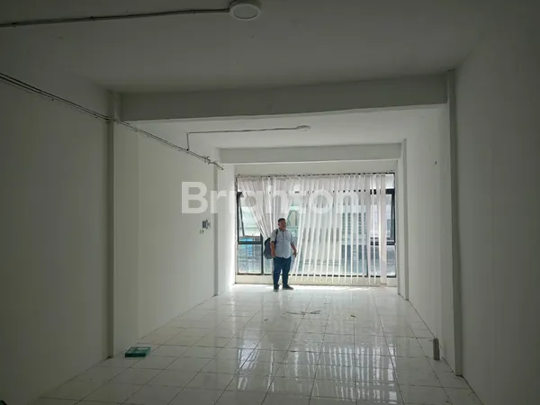 image JUAL RUKO GANDENG  TERMURAH , SUDAH DI JEBOL JALAN RAYA PREMIUM JAKSEL COCOK UNTUK USAHA DAN PERKANTORAN, RESTORAN, SALON ESTETIKA (8)