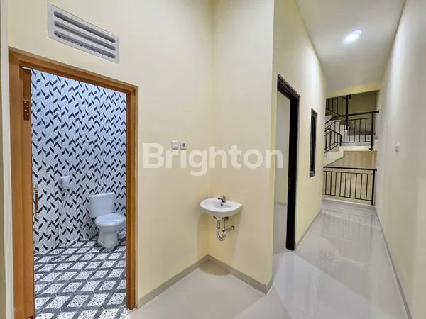 image RUMAH BARU 3 LANTAI ROW 2 MOBIL HIGH CEILING DI TANJUNG DUREN JAKARTA BARAT (6)