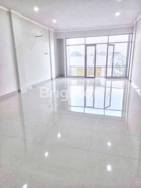 image RUKO KOMERSIAL 3 LANTAI – LUXIE. (3)