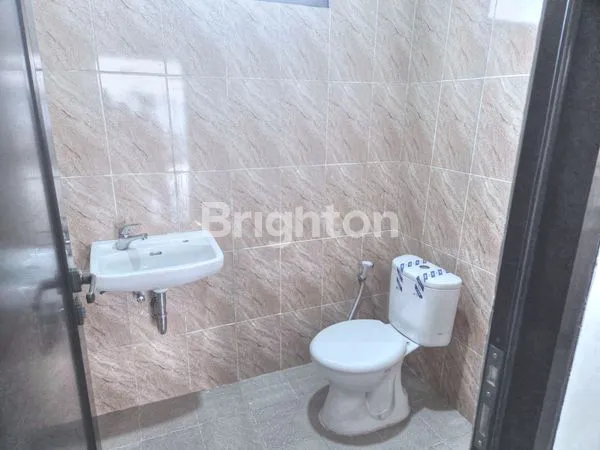 image RUKO KOMERSIAL 3 LANTAI – LUXIE. (5)