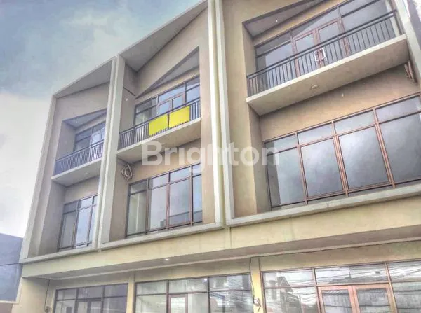 image RUKO KOMERSIAL 3 LANTAI – LUXIE. (8)