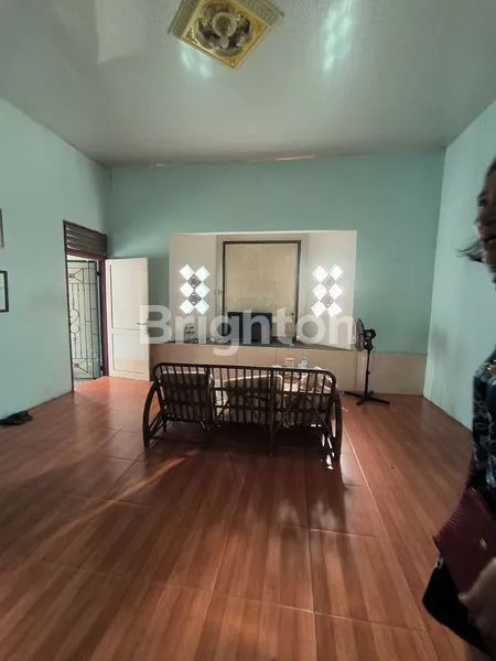 image RUMAH UNIK BEBAS BANJIR . LT 397 M2 LB 190 M2 DI MEDAN ESTATE (6)