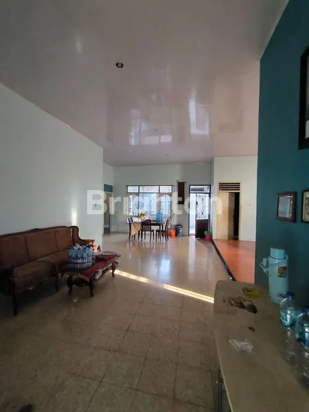 image RUMAH UNIK BEBAS BANJIR . LT 397 M2 LB 190 M2 DI MEDAN ESTATE (3)