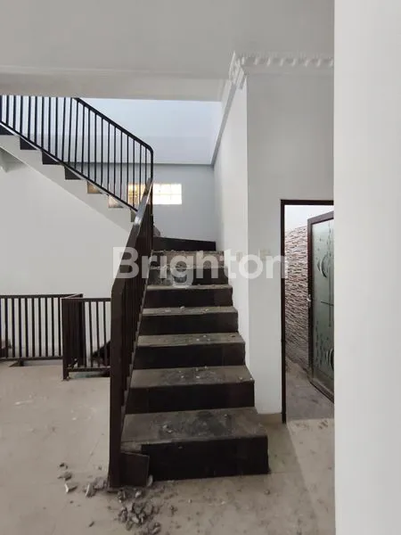 image SEWA RUKO 3 LANTAI, LT 195M² & LB 420M², LOKASI PRIME (3)